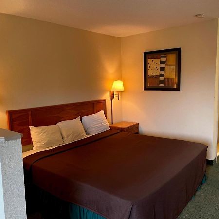 Travelers Inn & Suites Sumter Exteriör bild